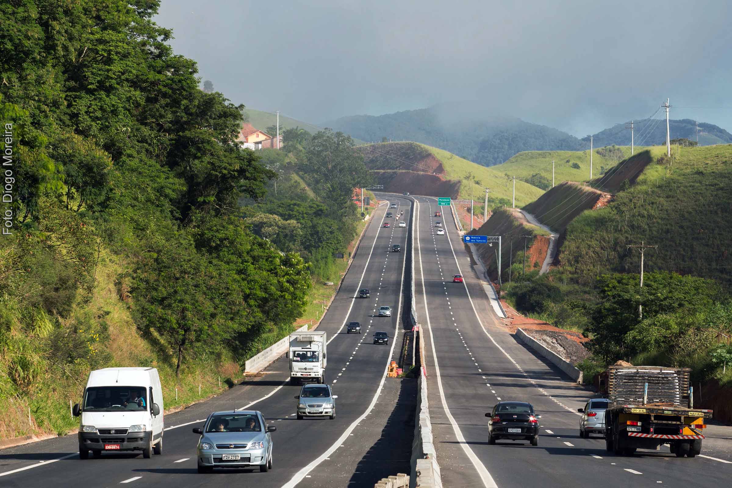 Antes de pegar a estrada no feriado é preciso planejar e evitar áreas de movimento intenso