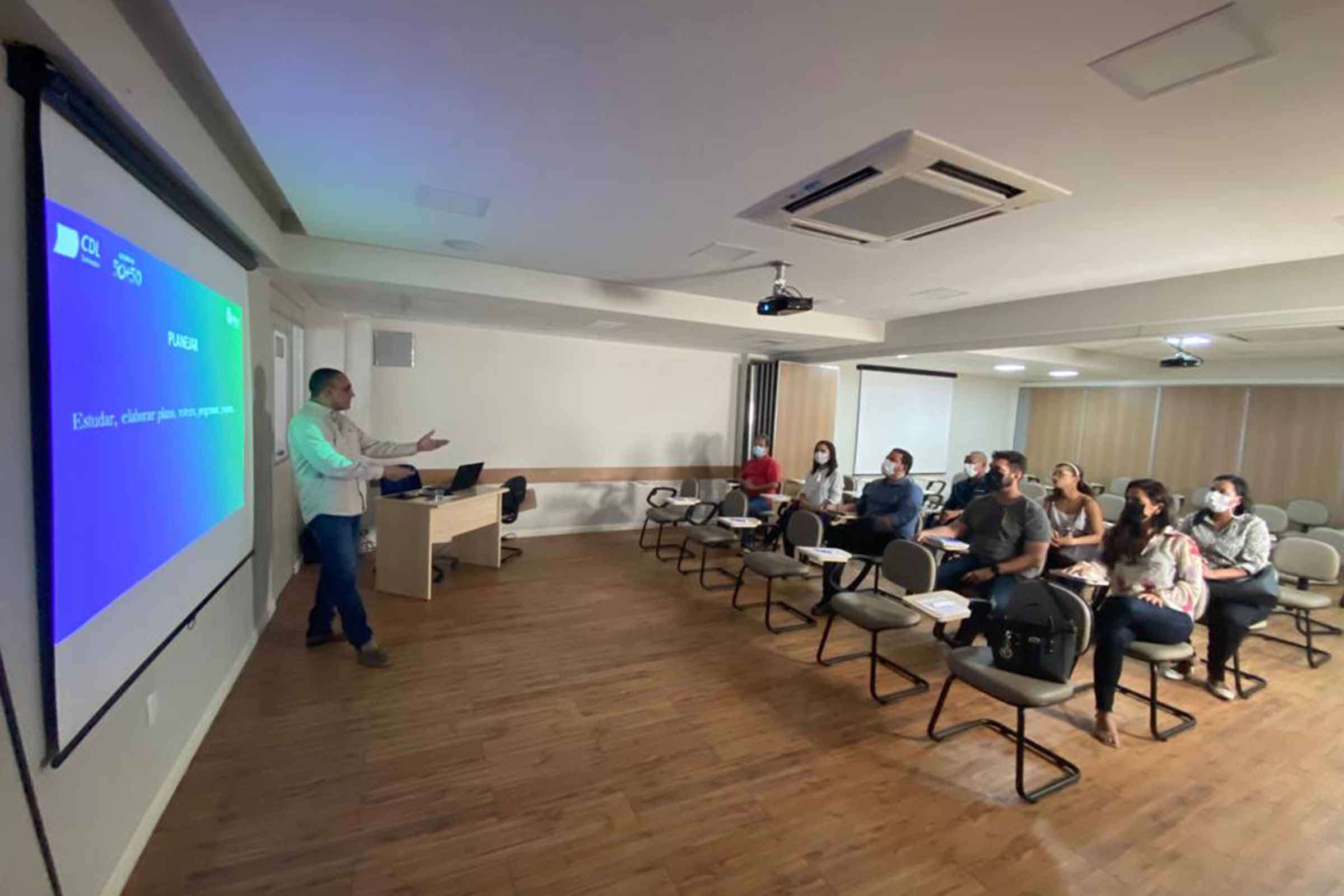 Inovando no atendimento do comércio e varejo é tema de evento gratuito da CDL Salvador e Sebrae