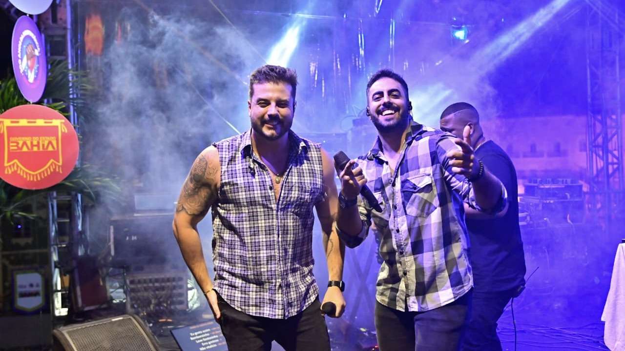 Salvador: Estreia dos Festejos no Largo Pedro Arcanjo: Rode Torres e a dupla André e Mauro animam com muito forró, salsa e sertanejo, na  Praça Tereza Batista abre os festejos juninos do São João da Bahia no Pelourinho.
