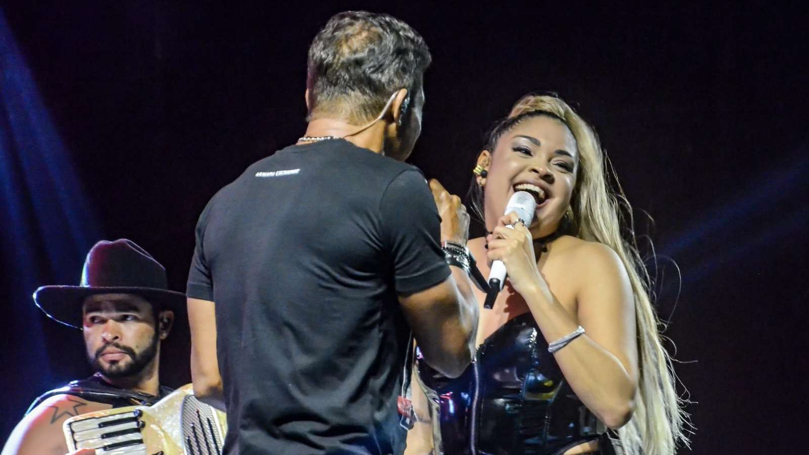 Salvador: Flor de Maracujá comemora apresentações no Pelourinho, Aratuípe, Muniz Ferreira, Boquira e Nova Itarana e segue na estrada levando muito forró