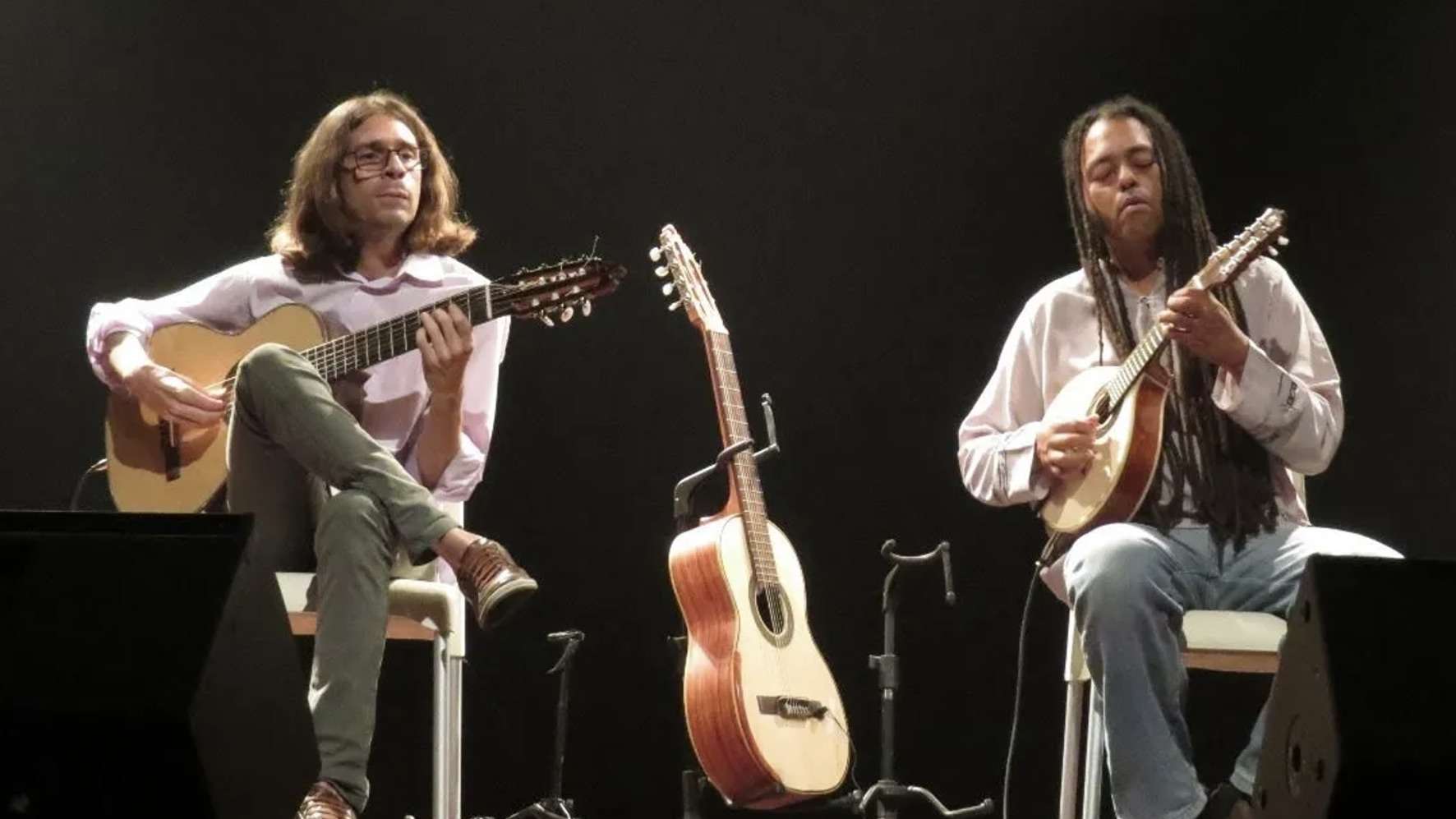 Duo Julio Caldas & Eduardo Brandão apresenta na Varanda do SESI Rio Vermelho o show “A Antologia do Violão Tenor.