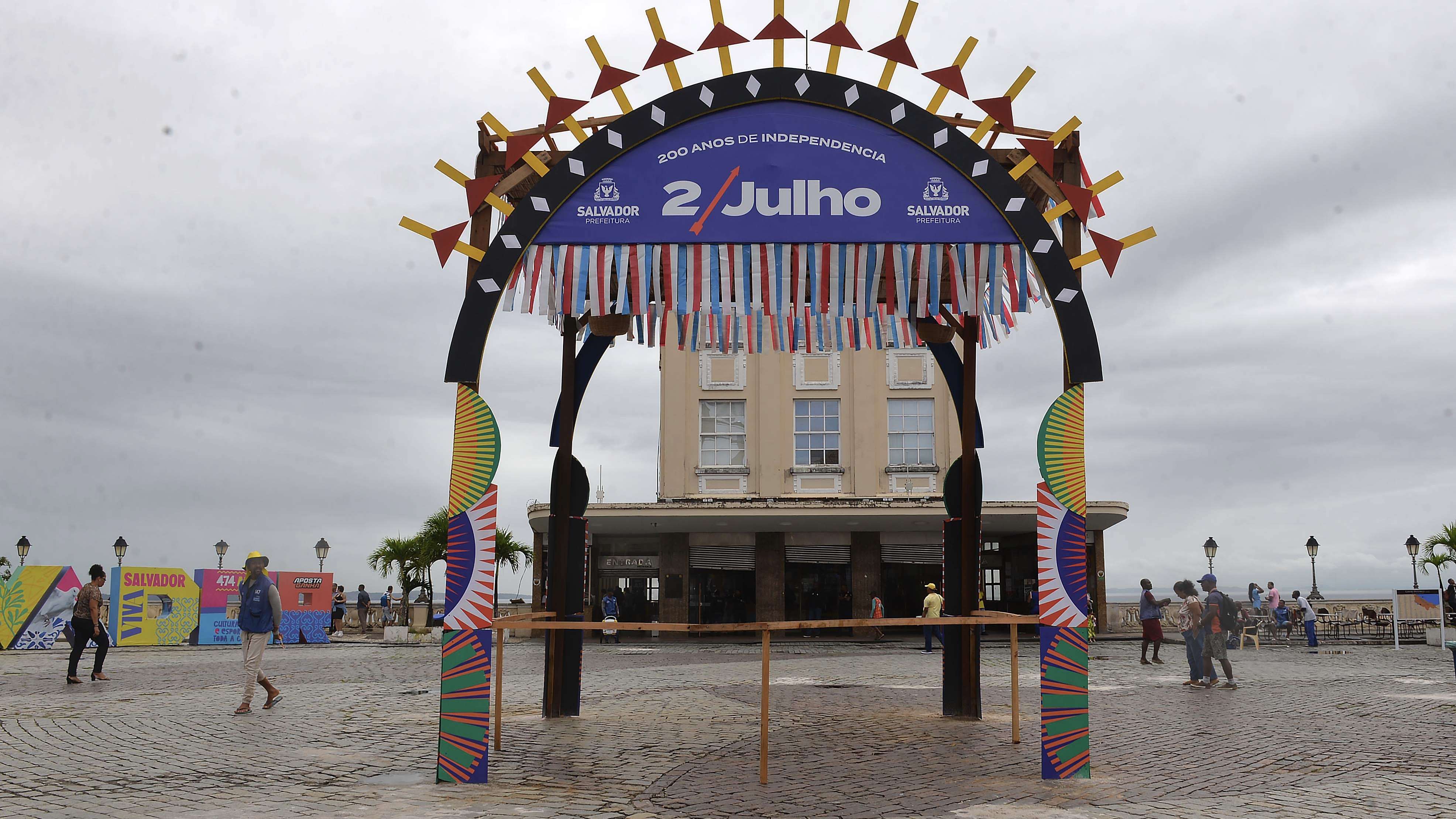 Salvador: Ruas recebem decoração especial para o bicentenário da Independência
