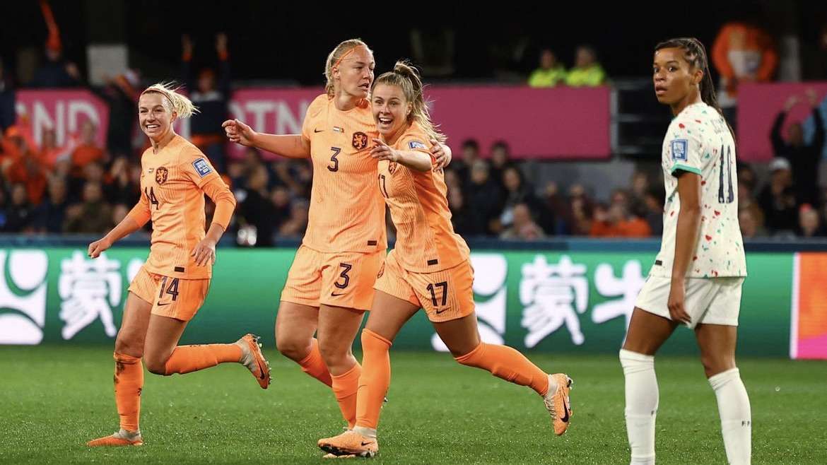 Holanda supera Portugal e inicia Copa do Mundo com vitória