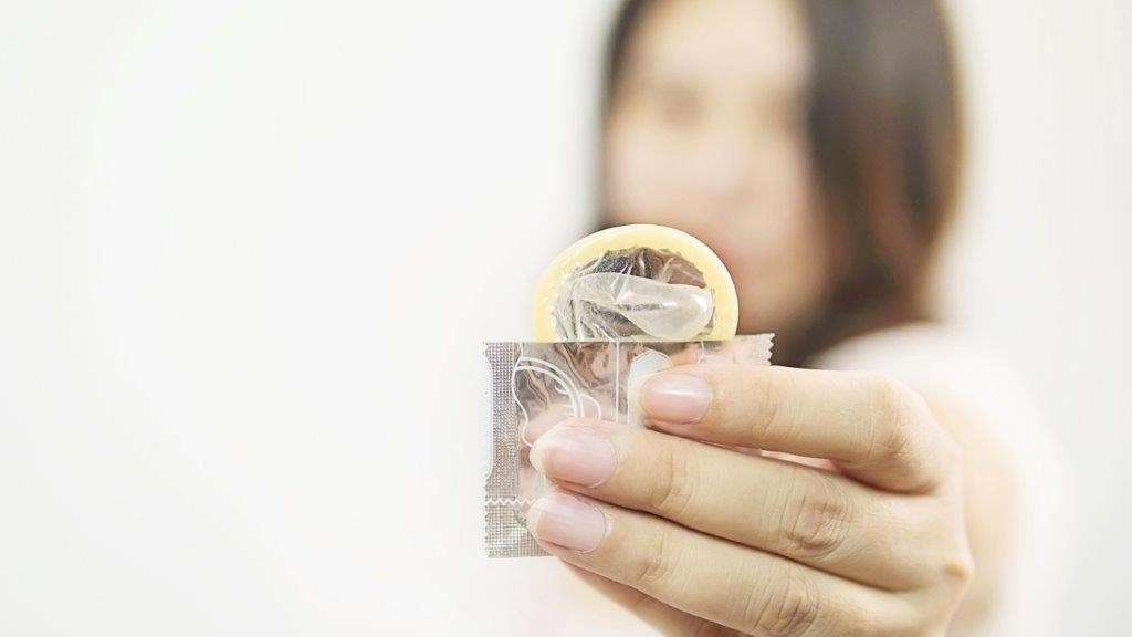 HPV causa câncer de garganta? Oncologista aponta risco para sexo oral sem proteção