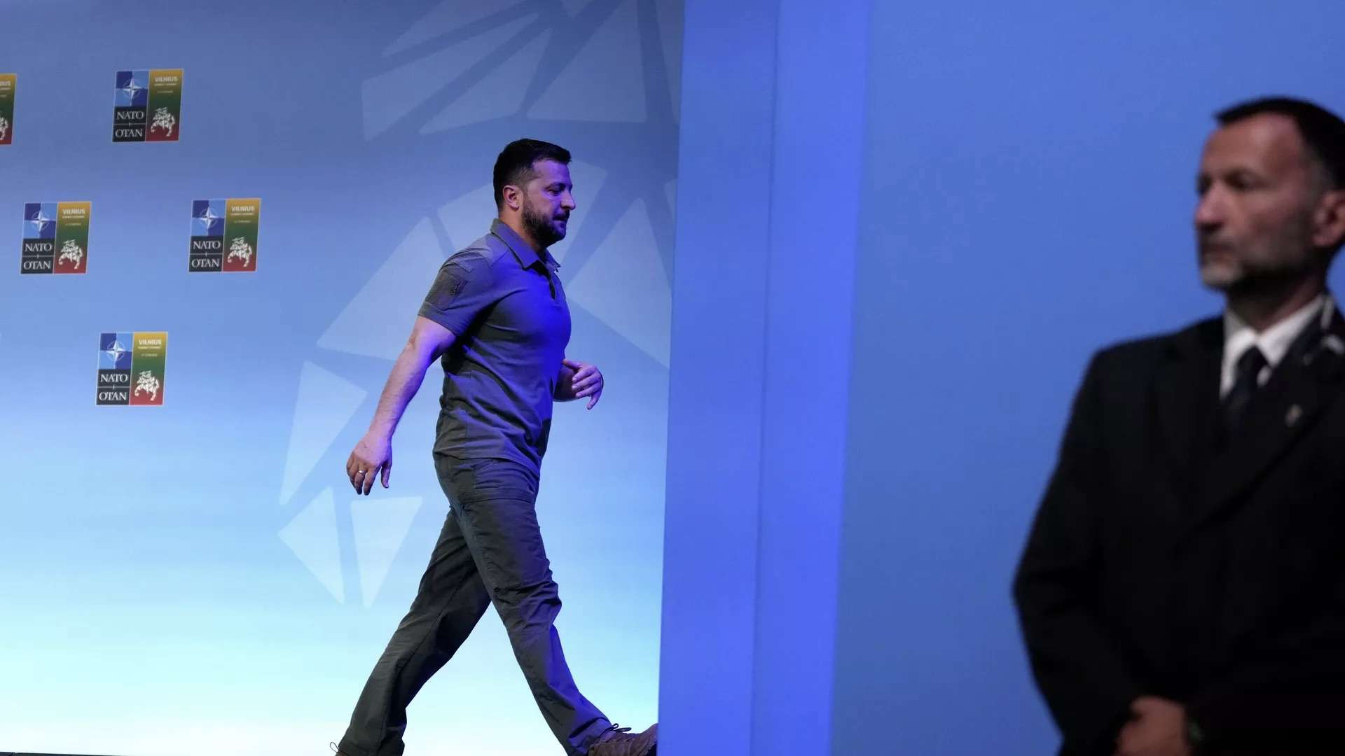 Cúpula da OTAN serviu um assustador ‘hambúrguer sem nada’ a Vladimir Zelensky diz especialista dos EUA