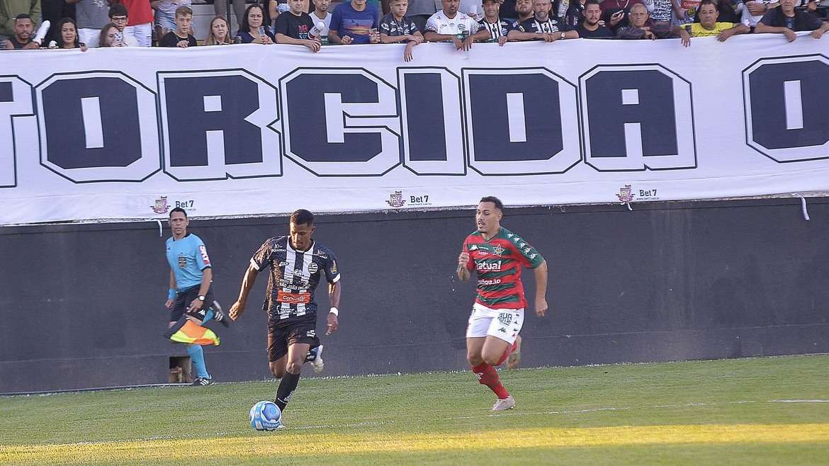 Ambas as equipes já garantiram vaga na segunda fase, mas buscam a vitória para assumir o topo da tabela.