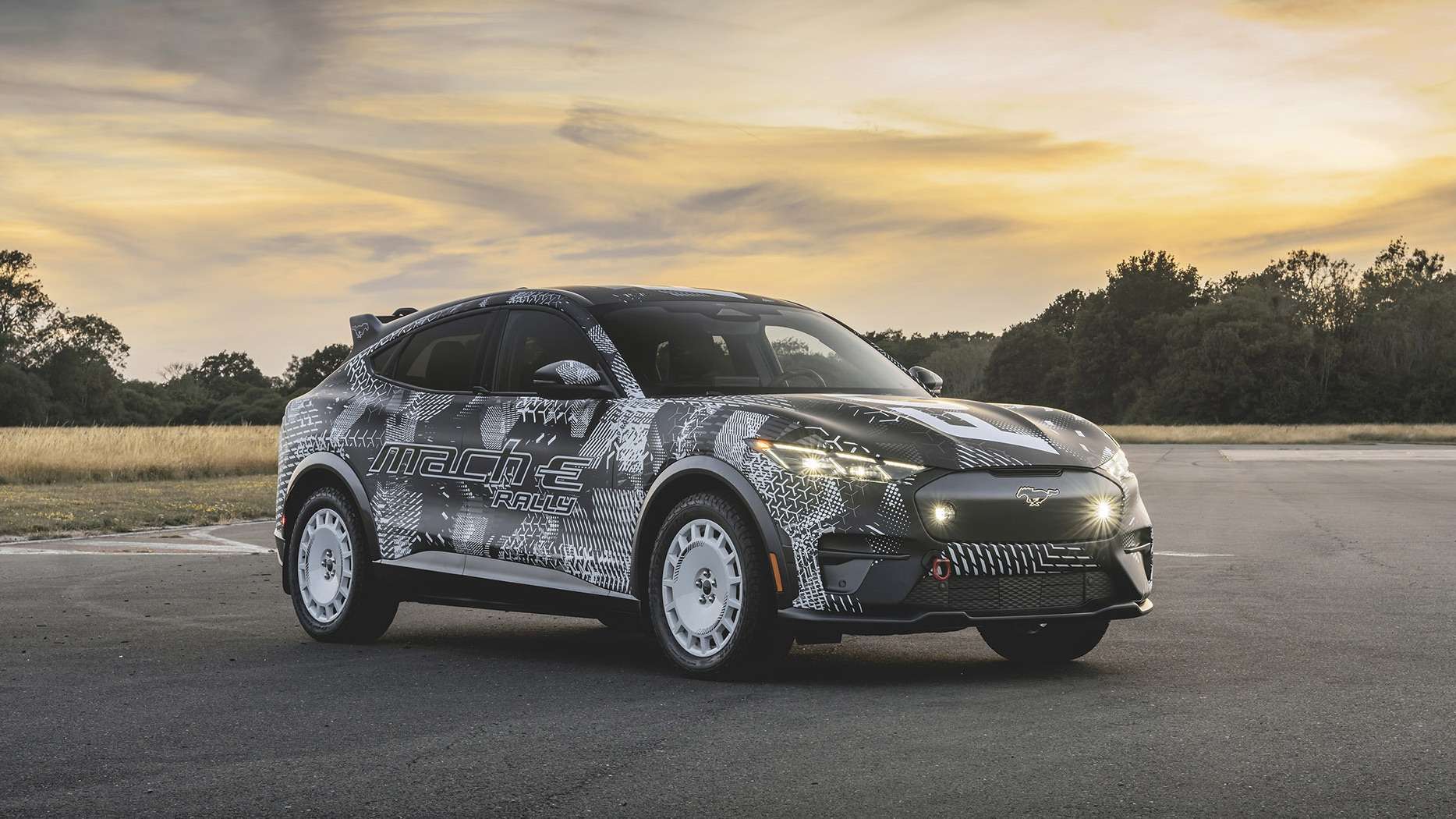 Ford leva o icônico Mustang para novas aventuras com o lançamento do Mustang Mach-E Rally