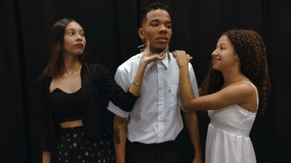 "Manual de Como se Desapaixonar": Espetáculo musicado promove reflexões sobre o amor e suas complexidades.