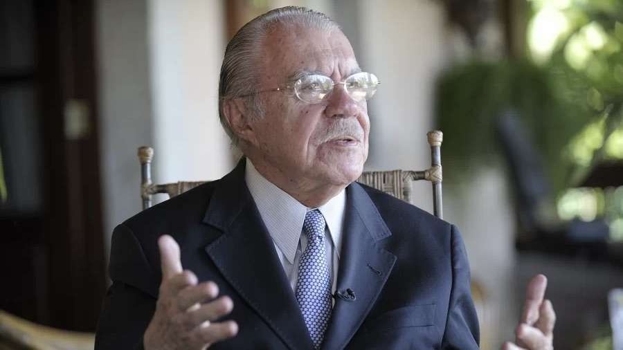 Isquemia Cerebral: José Sarney Recebe Alta Hospitalar após Incidente em sua Residência.