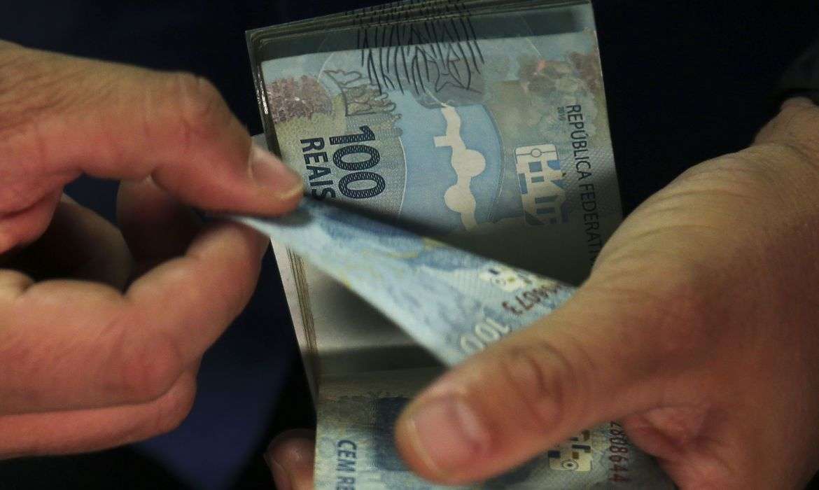Orçamento de 2024: Investimentos de R$ 69,7 bilhões e desafios para o Bolsa Família