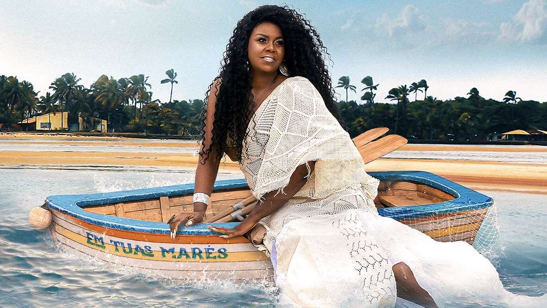 "Em Tuas Marés" marca a nova fase da cantora Claudya Costta.