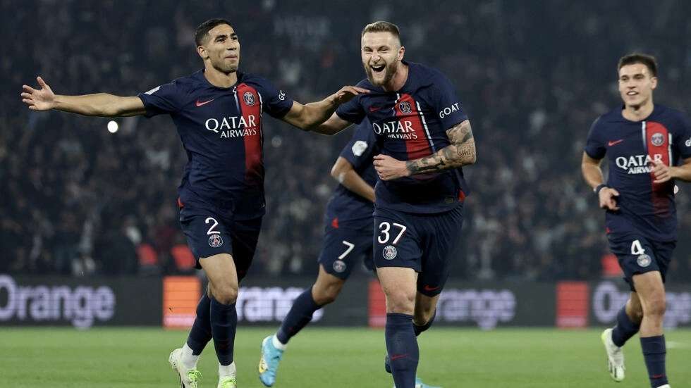 Governo francês pede punição após torcida do PSG entoar hinos homofóbicos em jogo no Parque dos Príncipes