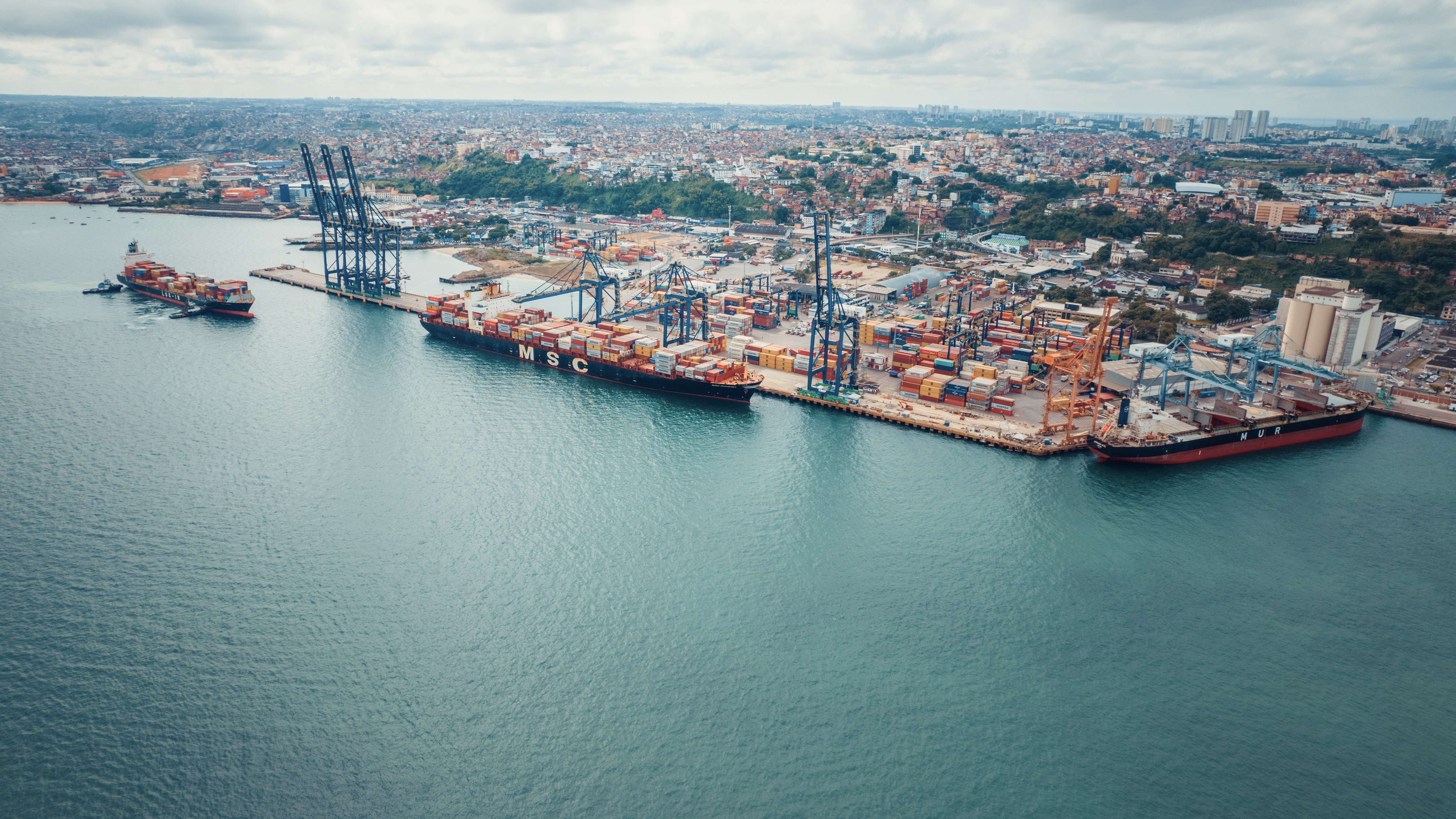 Tecon Salvador, unidade da Wilson Sons, cresce 34% em agosto de 2023, com aumento de exportações, importações e cabotagem