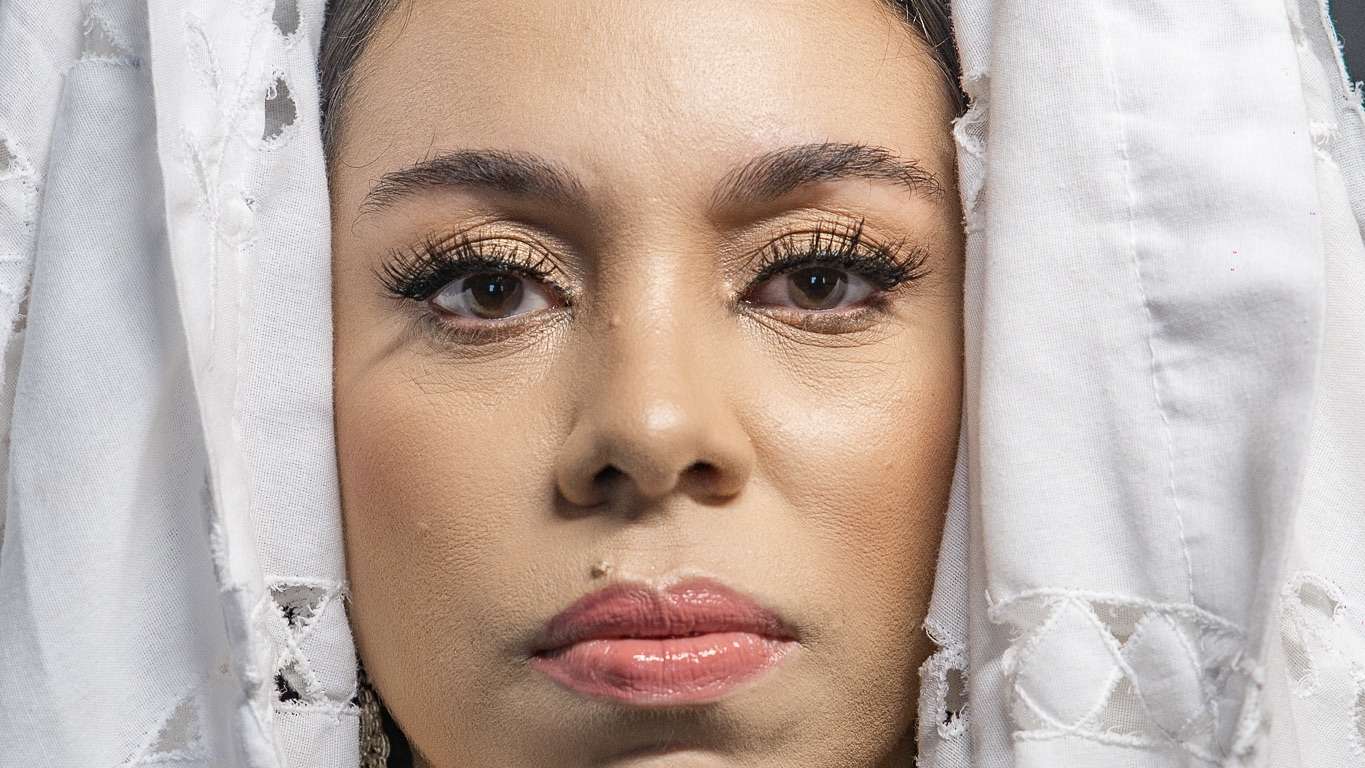 Tai Lopes leva sua arte à varanda do SESI Rio Vermelho com o show ‘Canto para Oxóssi’