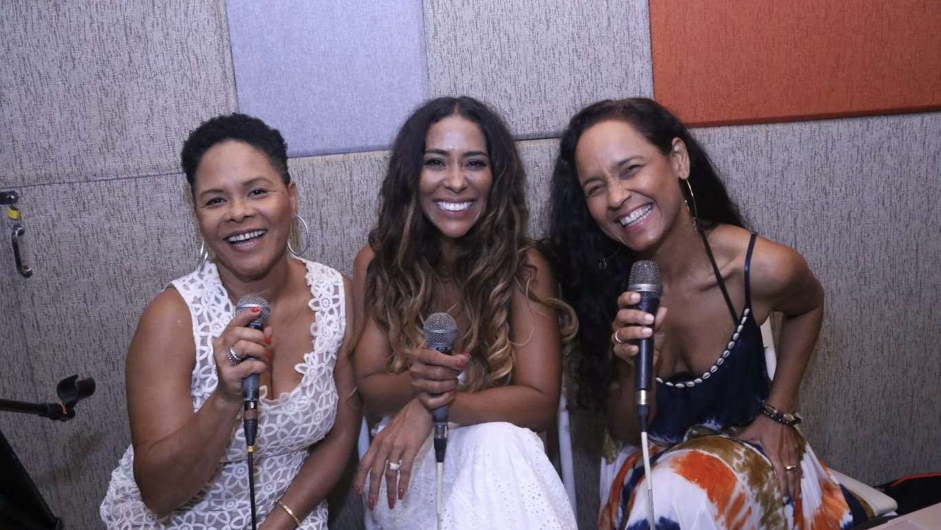 Trio do Balancê: Ana Mameto, Carla Visi e Márcia Short celebram Gal Costa no Festival da Primavera.