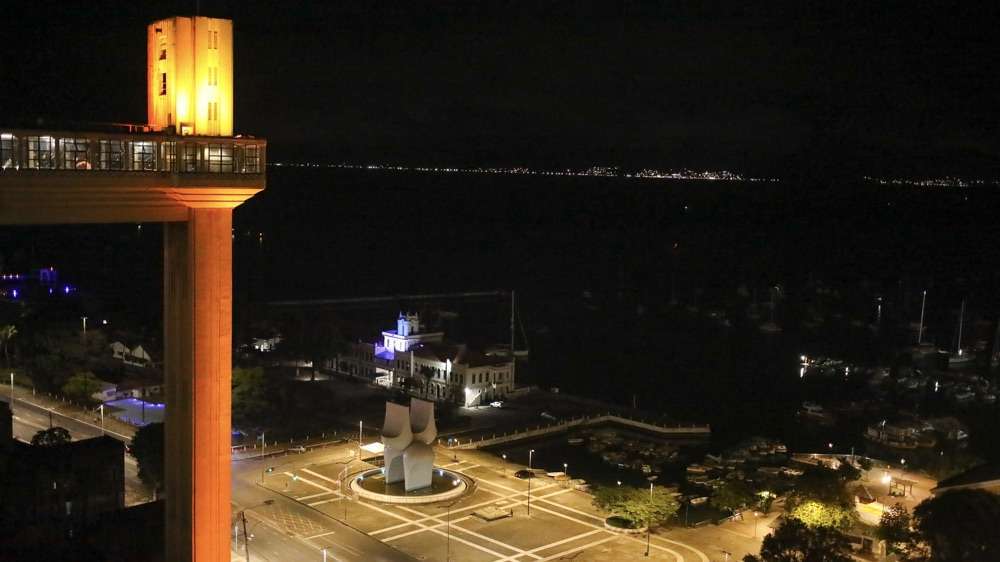 Salvador se ilumina de amarelo em apoio à campanha Setembro Amarelo