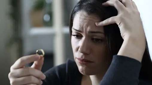 39% das pessoas traem mesmo tendo um relacionamento feliz