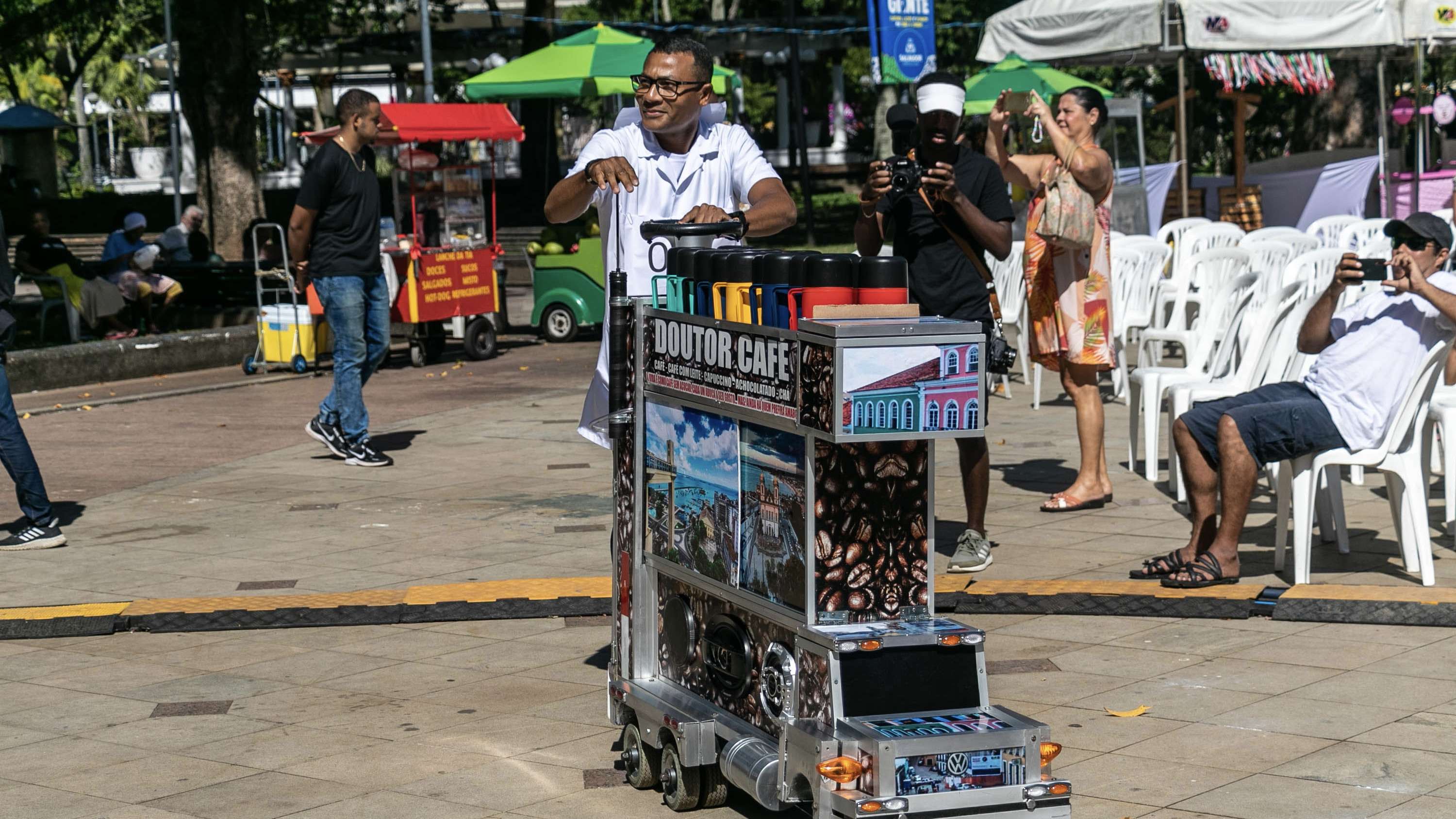 "Cine Cafezinho": Carrinhos de café de Salvador ganham destaque nas telas.