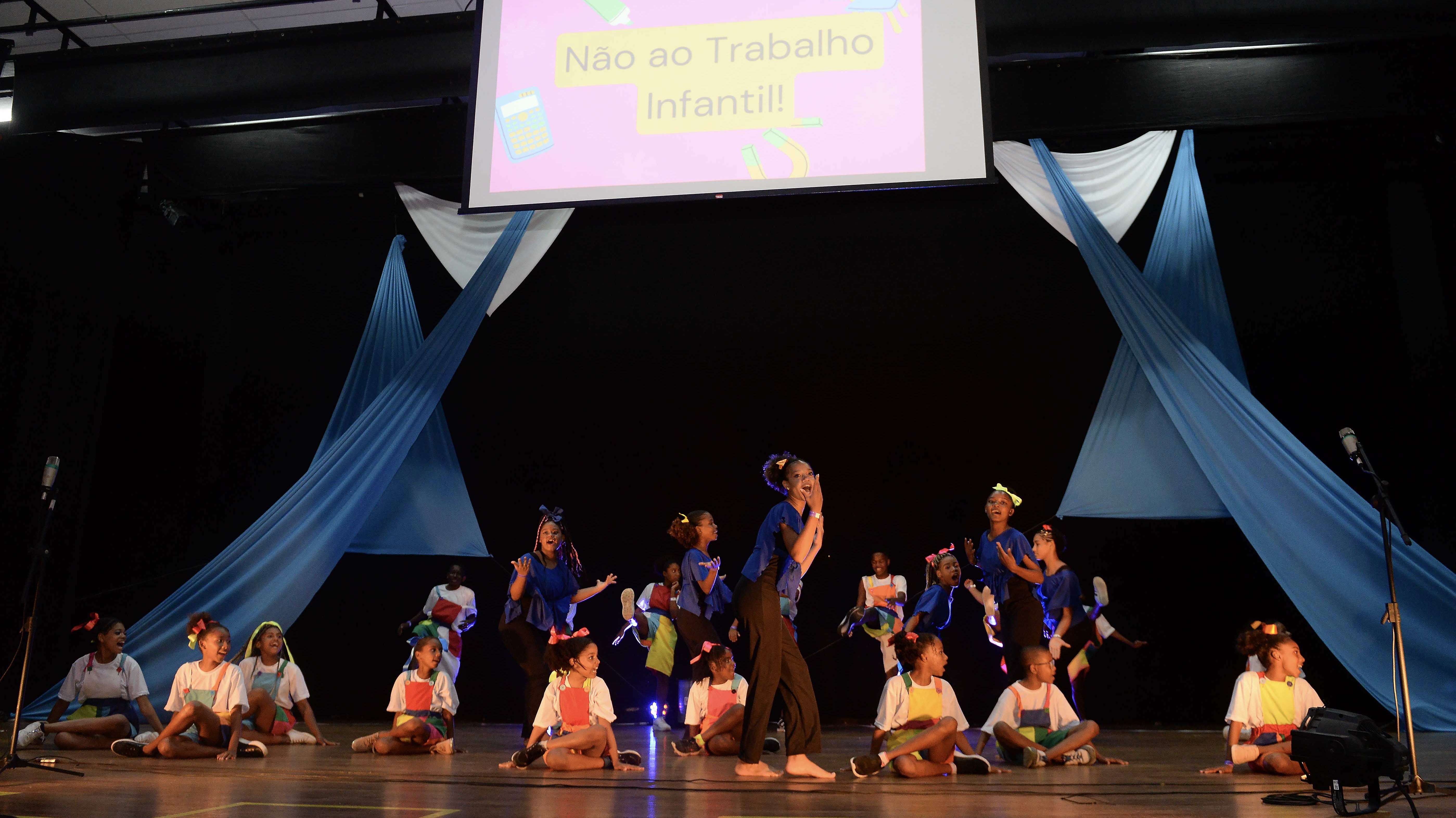 Celebração dos 28 Anos da FCM no Subúrbio 360 Encerra com Espetáculo de Talentos Infantis