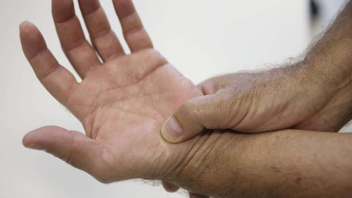 Mais de 15 milhões de brasileiros sofrem com doenças reumáticas.