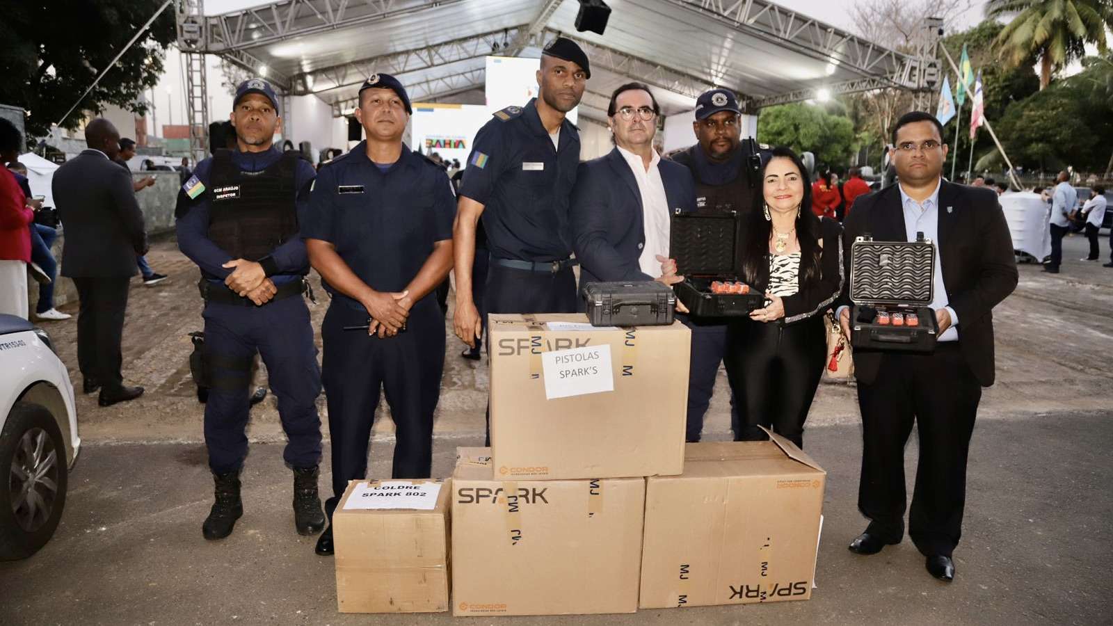 Ministério da Justiça envia armas não letais para reforçar segurança em Lauro de Freitas