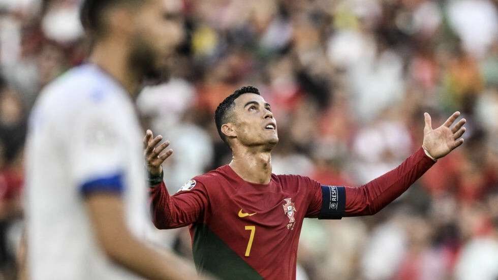 Portugal goleia em noite histórica, enquanto ataque na Bélgica Interrompe partida.