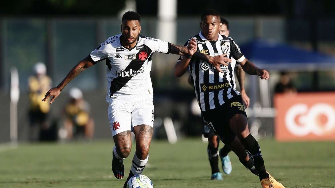 Santos e Vasco duelam na Vila Belmiro em busca de ascensão no Brasileirão