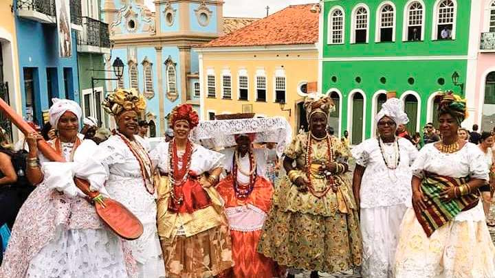 Campanha “Dia da Baiana Feliz” fortalece e homenageia as Baianas de Acarajé em Salvador