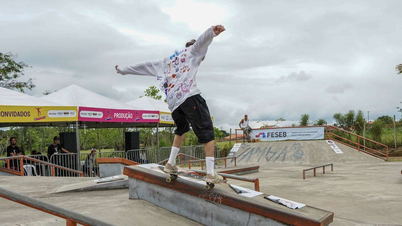 "Salvador recebe virada esportiva skate street festival 2023 com competição de skate no Parque dos Ventos".