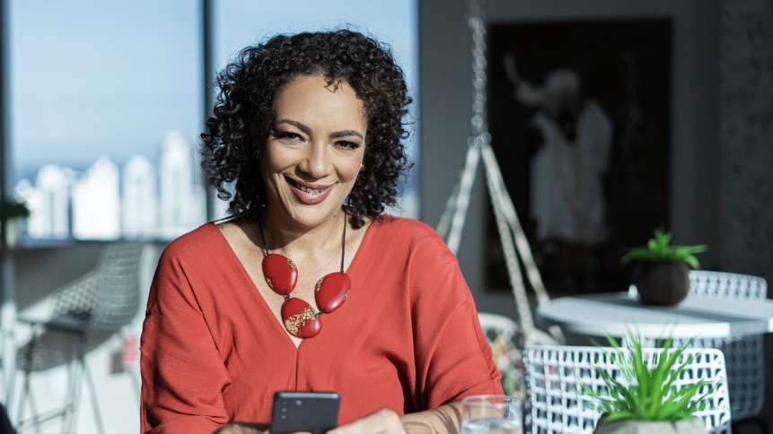 Etarismo no mercado de trabalho: Discriminação de idade afeta profissionais 50+