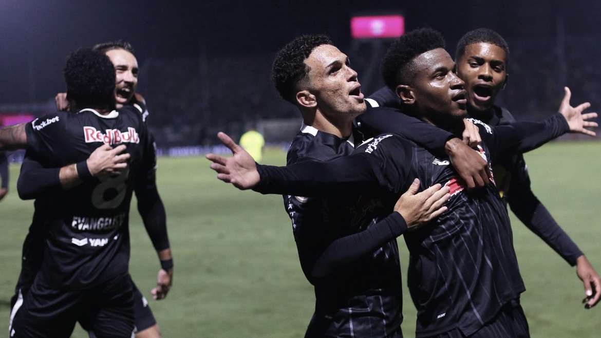 Bragantino assume vice-liderança do Brasileiro após superar Palmeiras