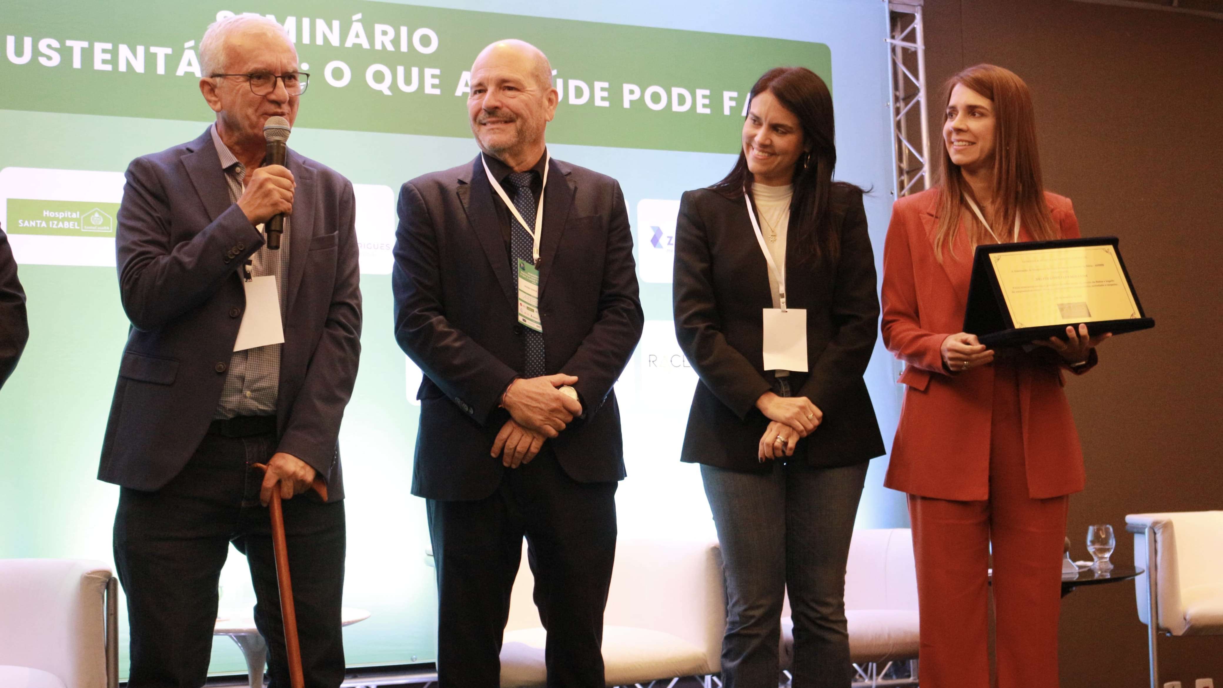 Fundador das clínicas Delfin é homenageado pela AHSEB