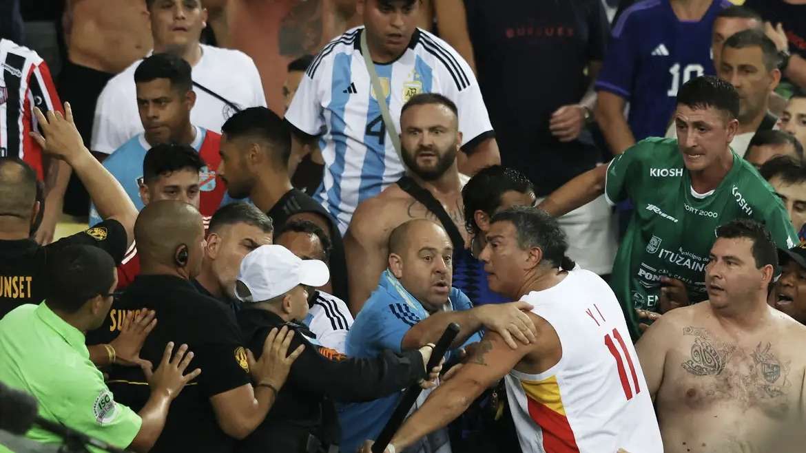 Confronto entre torcedores abrupto antes do clássico Brasil x Argentina no Maracanã