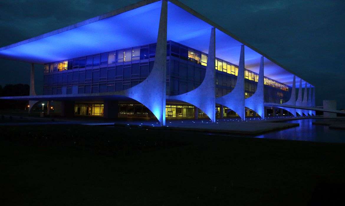Campanha Novembro Azul: Conscientização sobre doenças urológicas ganha destaque