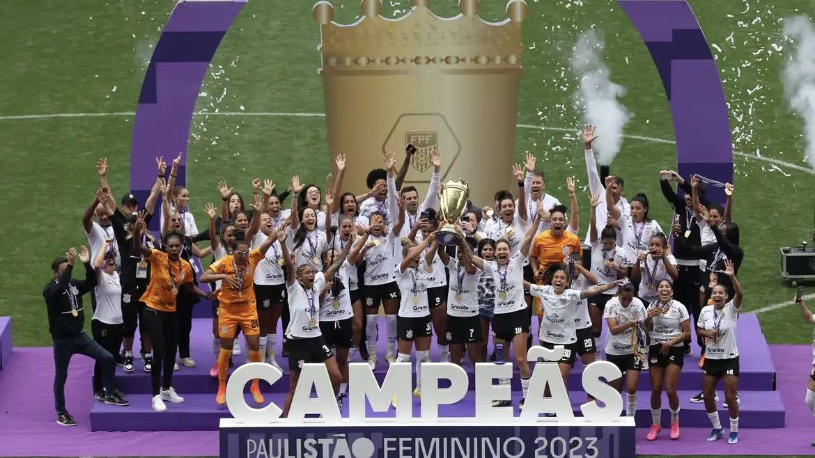 Corinthians é tetra no Paulistão e Inter é campeão do Gaúcho Feminino.