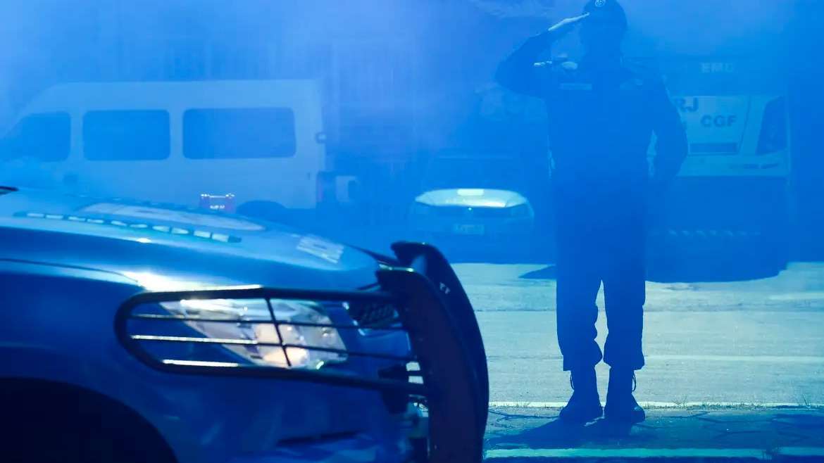 Estudo revela desigualdade alarmante nas vítimas de violência policial: 65% dos mortos em 2022 eram negros