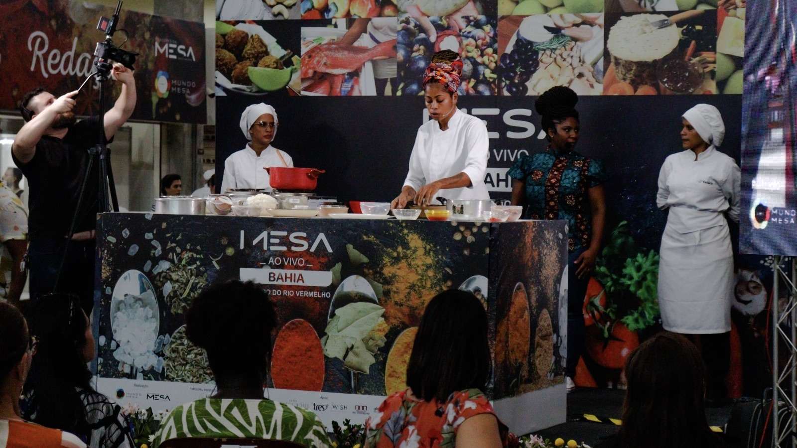 Mesa ao Vivo Bahia: Sucesso no mercado do Rio Vermelho com mais de mil inscrições.
