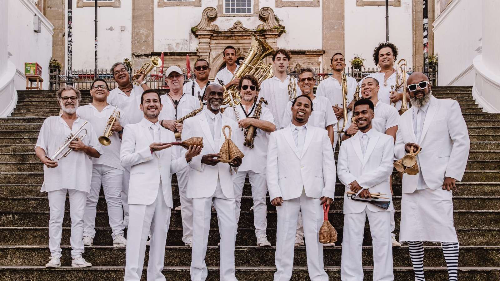 Cultura em destaque: Gerônimo Santana e orkestra rumpilezz iluminam a escadaria do passo