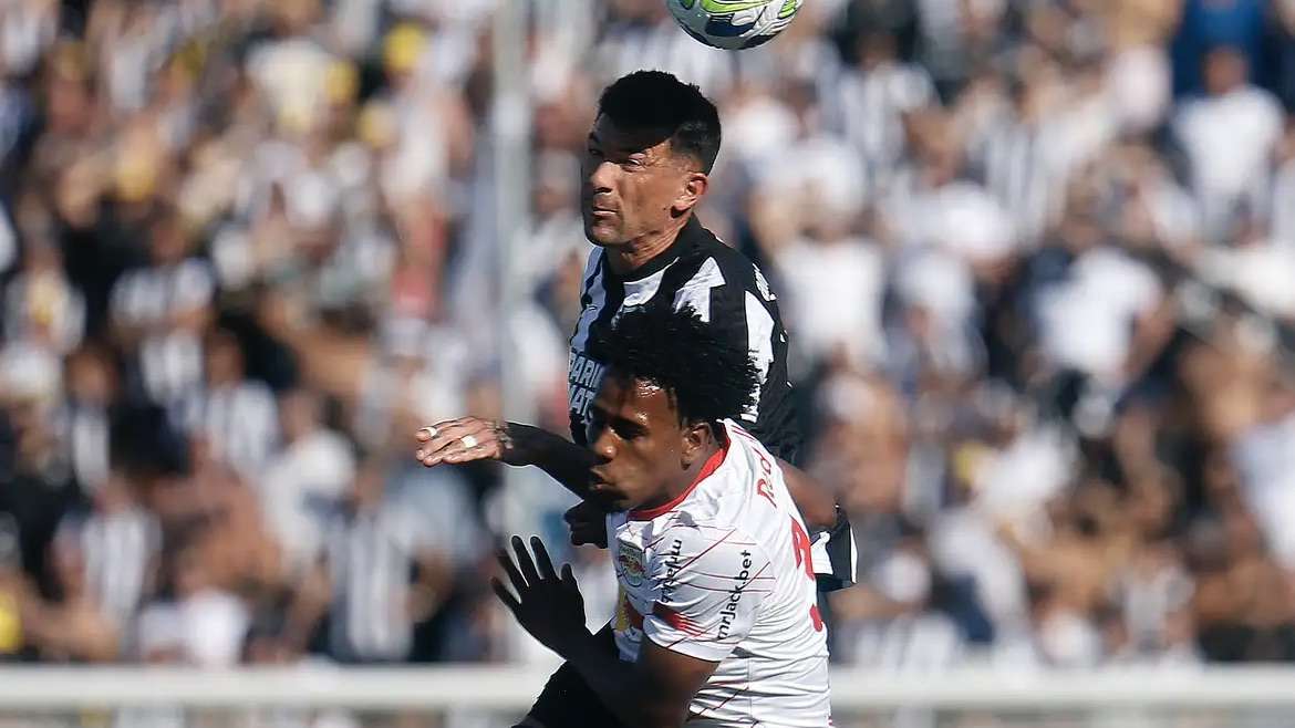 Palmeiras lidera após empate entre Bragantino e Botafogo; Corinthians vence e frustra planos do Grêmio