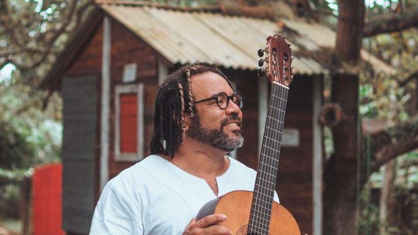 Anderson Brasil, compositor baiano, destaca impacto de suas canções na mostra internacional do cinema negro