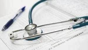 Pesquisa do Medscape revela que 6 em cada 10 médicos brasileiros questionam decisões de tratamento