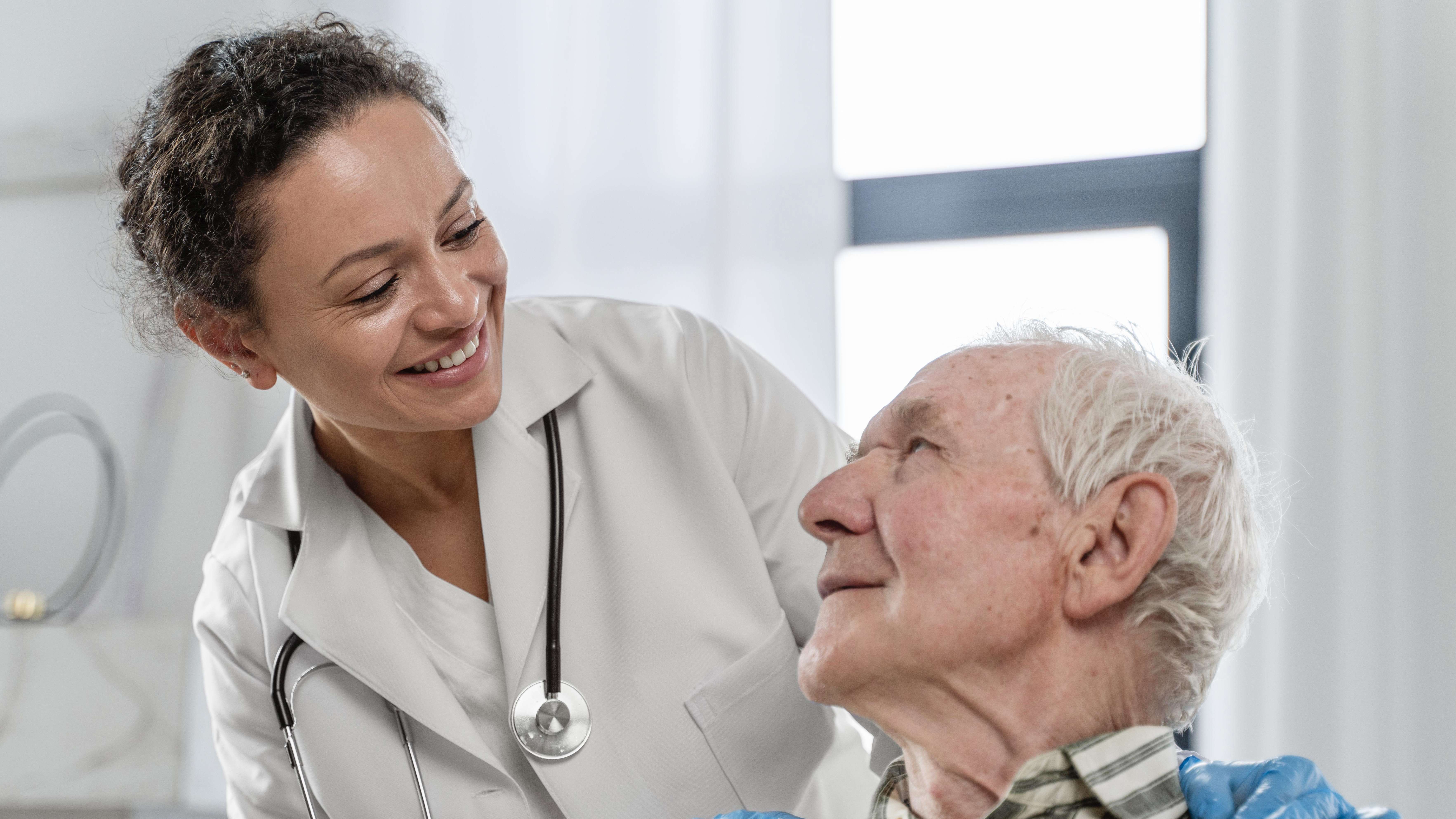 Desafios do envelhecimento no brasil: Clínicas low cost como alternativa aos convênios tradicionais.