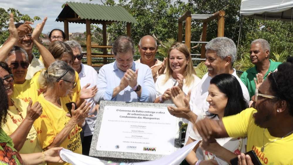 Governo Estadual transforma realidade: Obras de urbanização no Minha Casa Minha Vida em Salvador.
