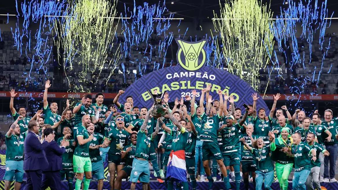 Em empate com o Cruzeiro, Palmeiras assegura o 12º título do Campeonato Brasileiro, enquanto Santos perde na Vila Belmiro e enfrentará pela primeira vez a segunda divisão. (Foto: Cris Mattos).