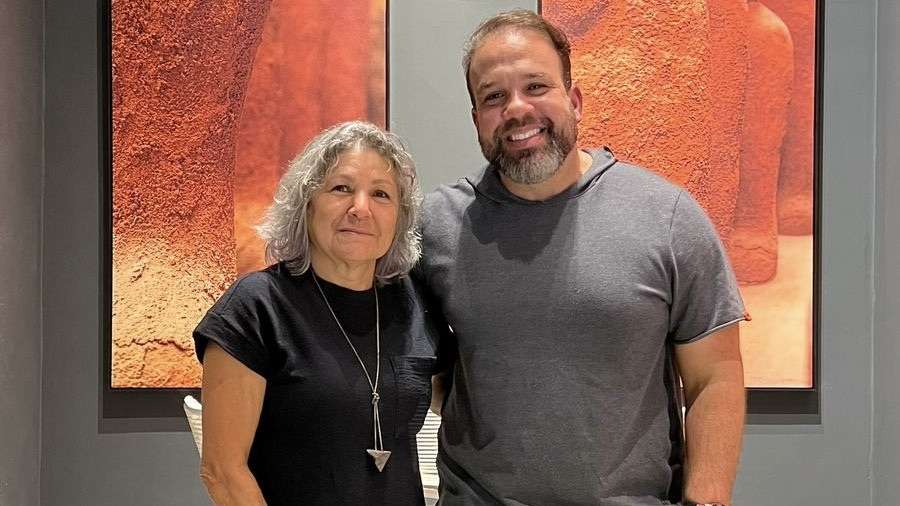 Cores da Terra: Guto Barros revela a beleza dos homens de barro em nova coleção fotográfica