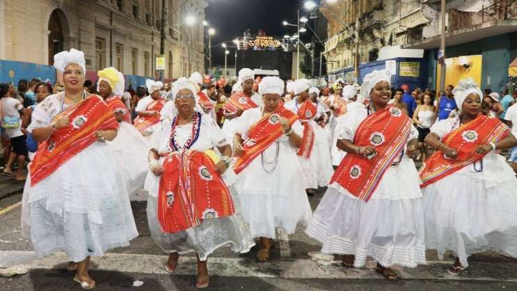 Pelourinho resplandece ao som dos afoxés: Desfile histórico promove salvaguarda cultural