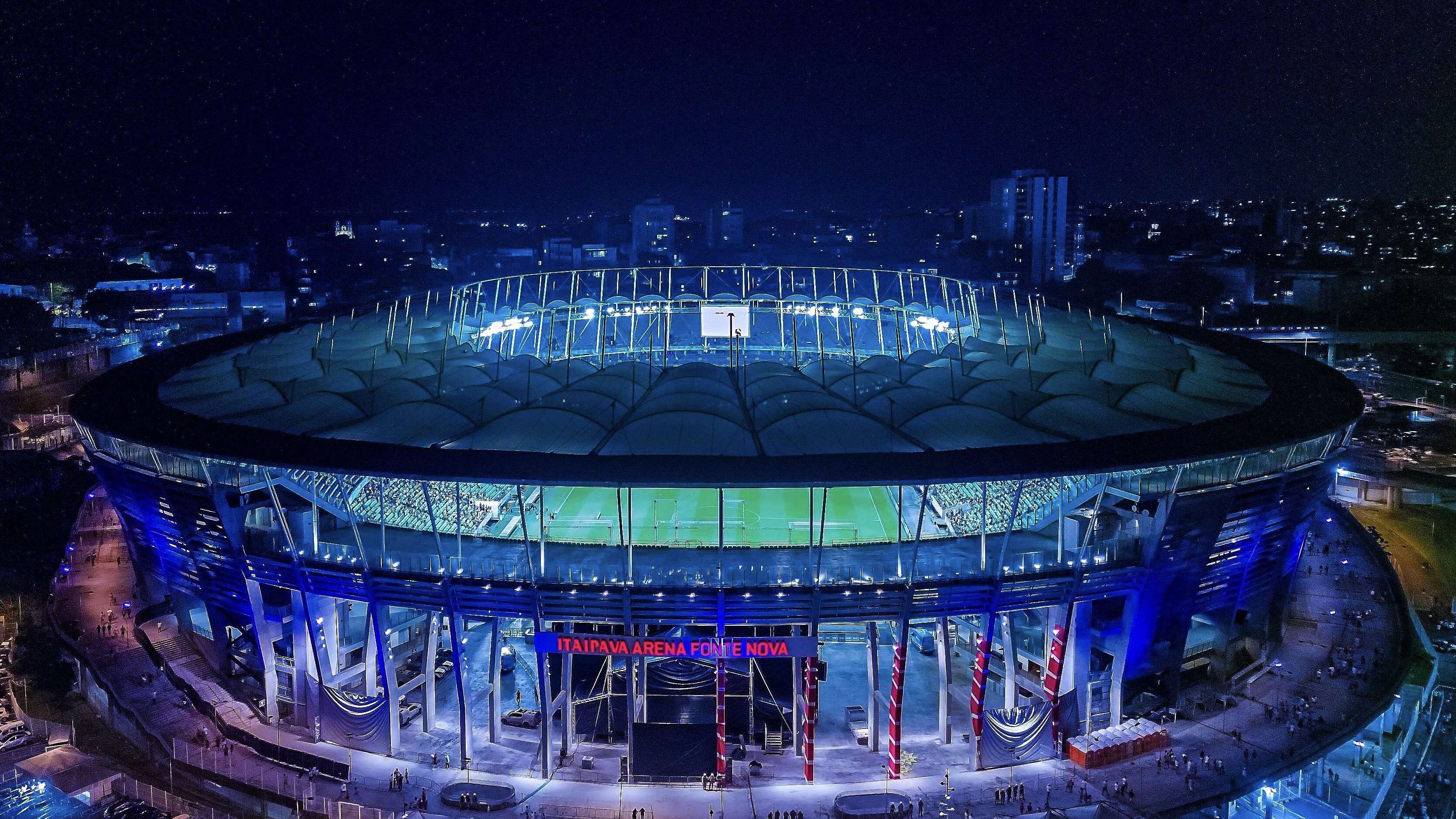 Arena Fonte Nova se veste de azul para homenagear Roberto Carlos na contagem regressiva para show memorável