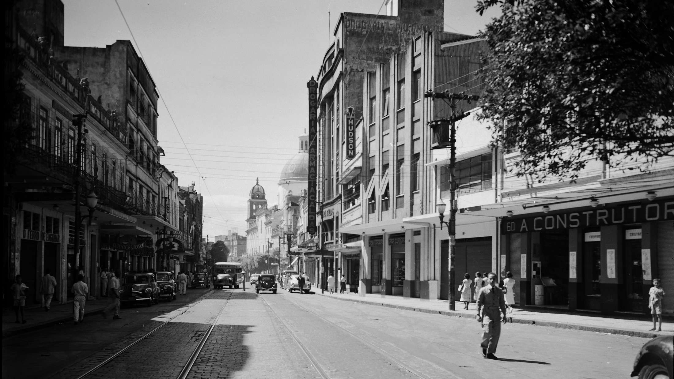 Exposição ‘Voltaire Fraga – Uma Bahia em Movimento’ revela Salvador do século passado