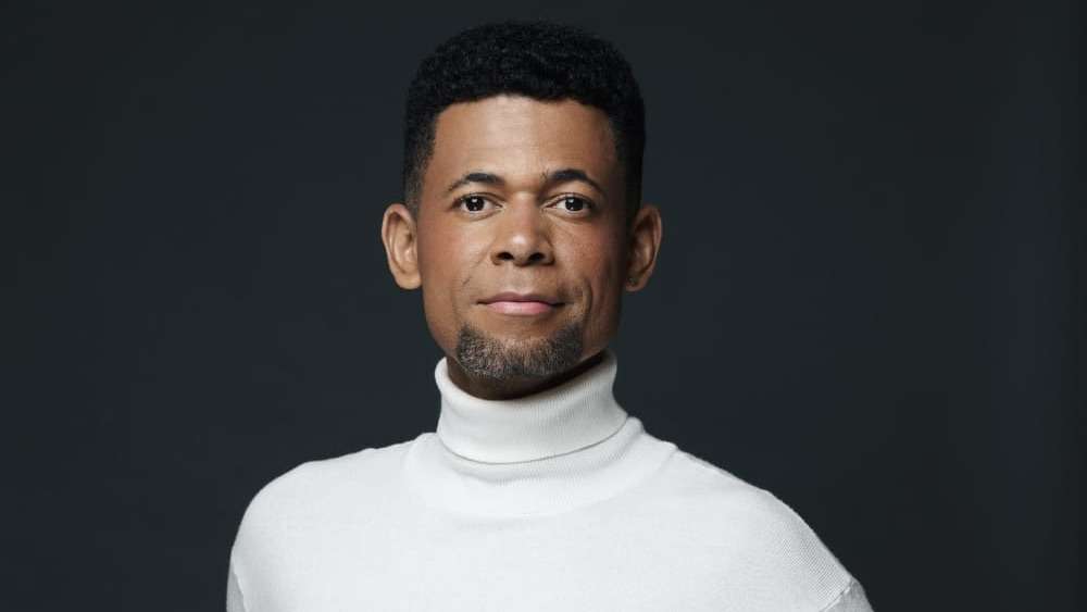 Tenor Carlos Eduardo Santos celebra destaques em 2023 e anuncia projetos promissores para 2024.