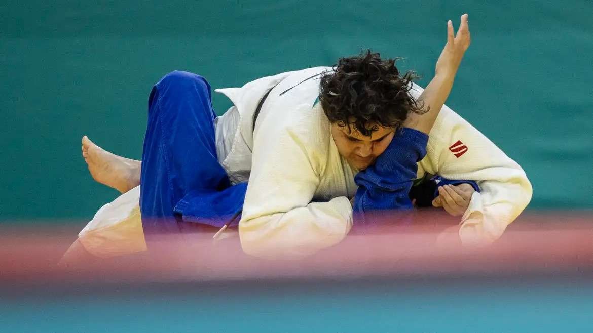Rebeca Silva brilha no judô paralímpico e conquista ouro no grand prix de Tóquio